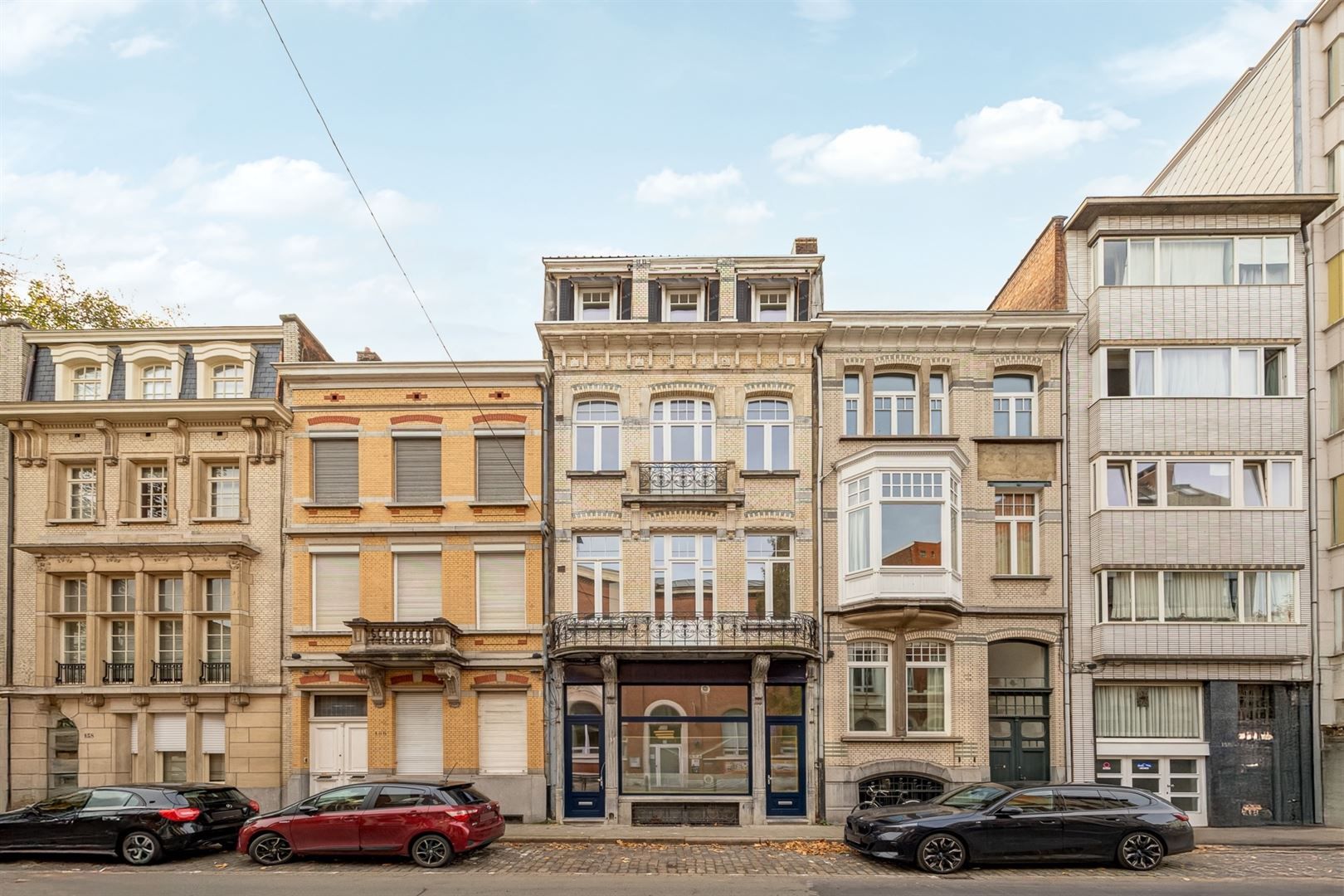 Wonen met charme, klasse en een vleugje grandeur foto {{pictureIndex}}