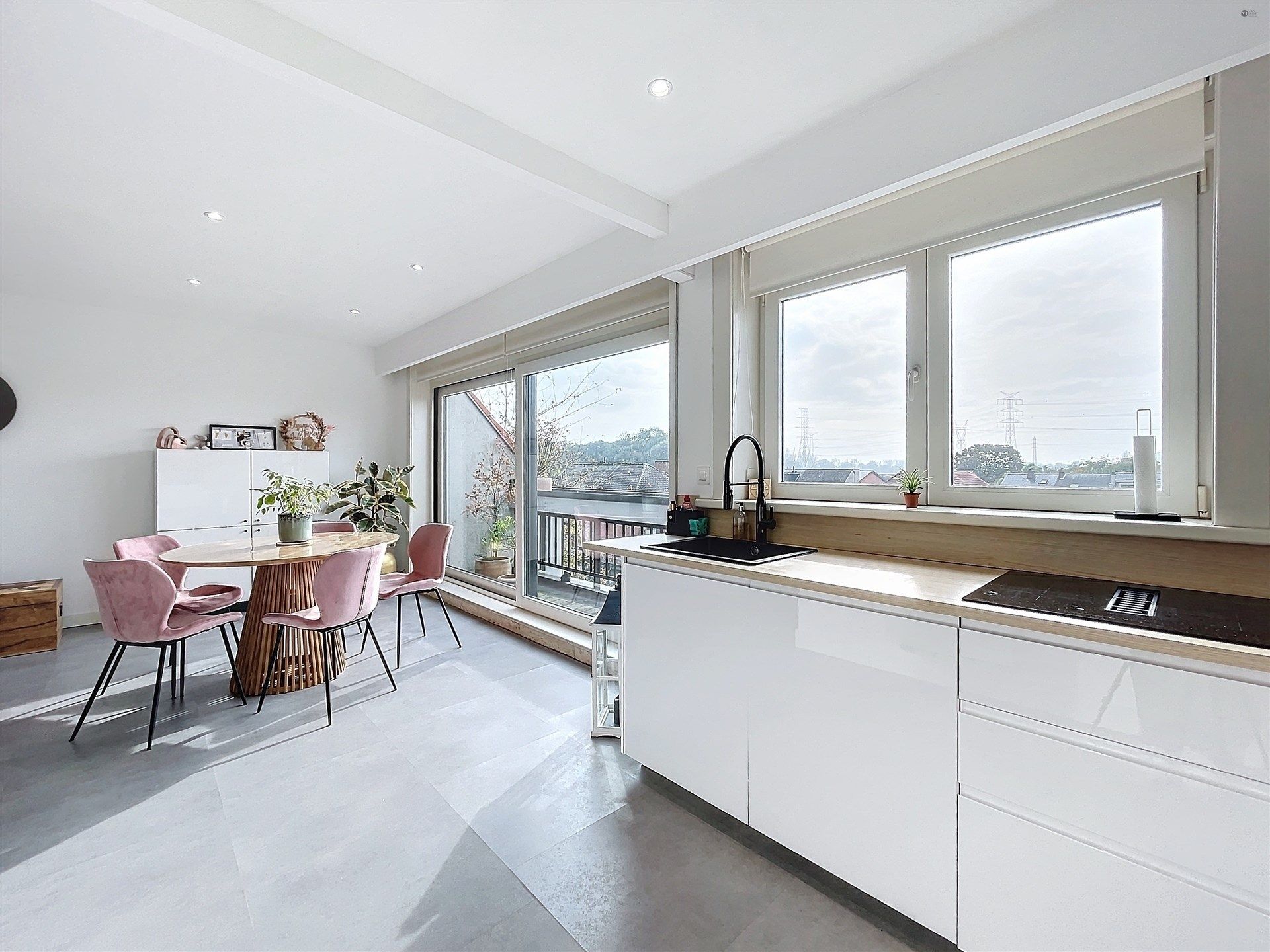 Duplexappartement met 3 slaapkamers, terras en fantastisch uitzicht in Kruibeke. foto 4