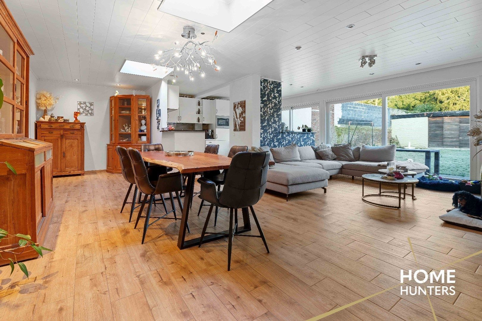 Instapklare woning in hartje Wervik met tal van mogelijkheden foto 3