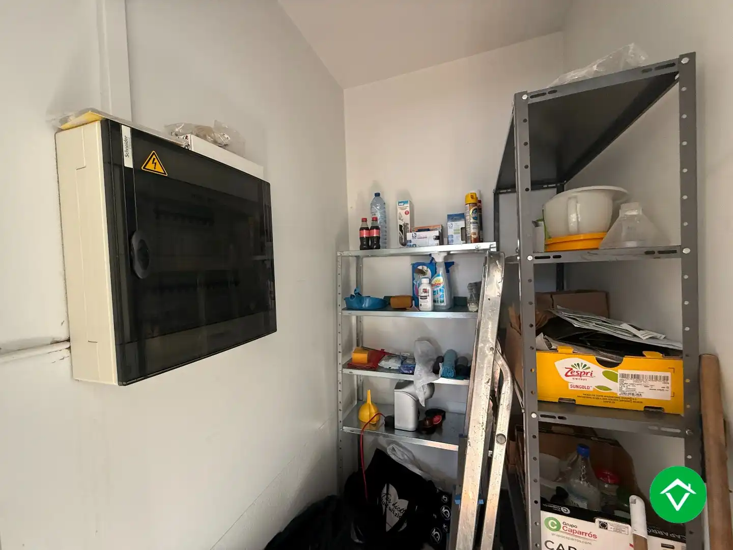 Instapklaar appartement met twee slaapkamers en garage te Roeselare foto 10