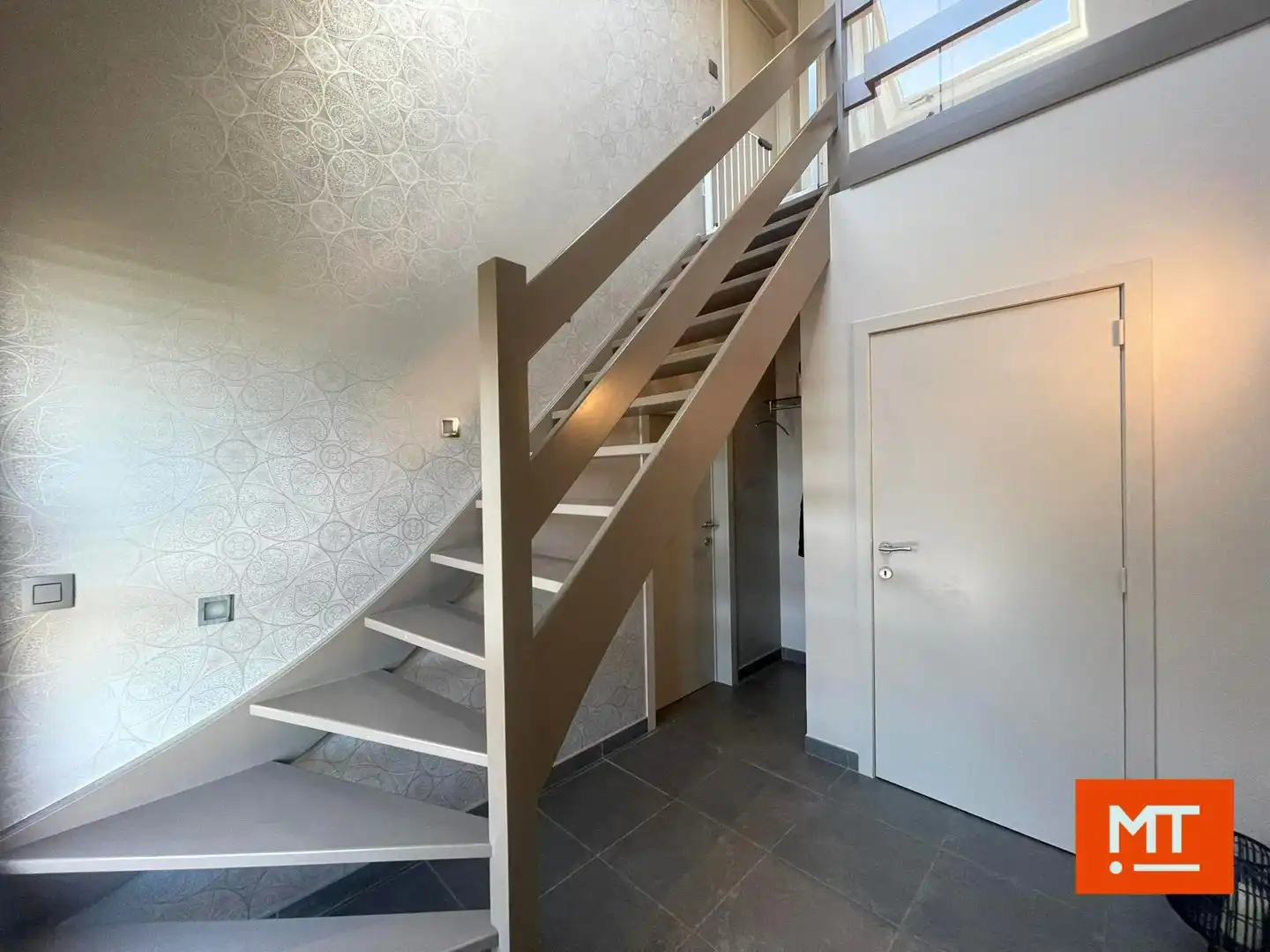 Residentieel gelegen villa met 3 slaapkamers, Zuidgerichte tuin en carport in Passendale foto 4
