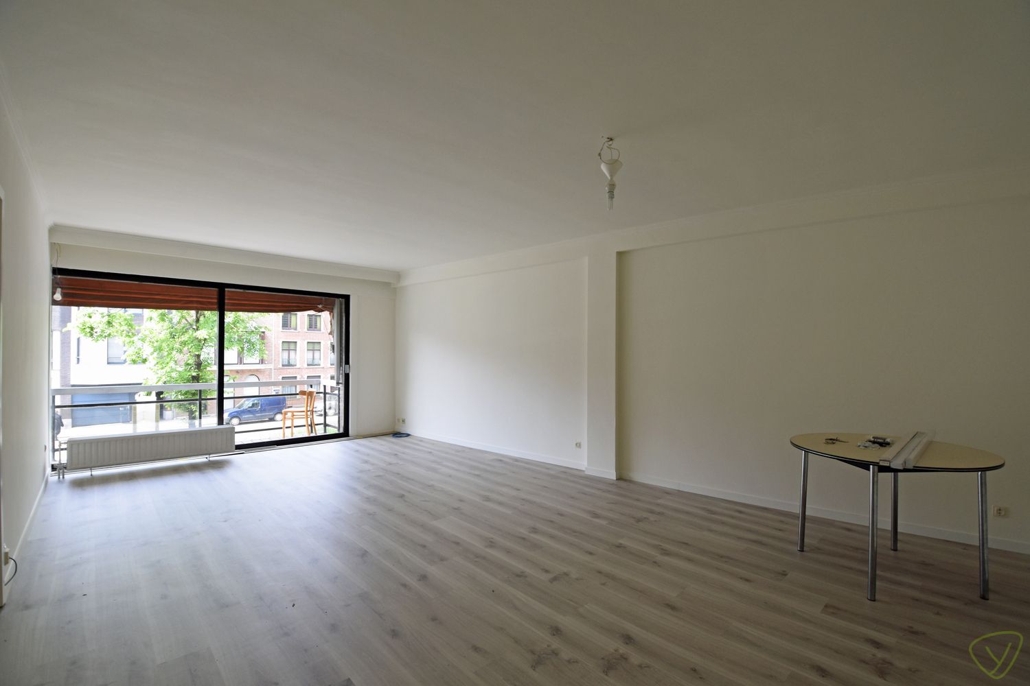 Gerenoveerd appartement te huur in het centrum van Eeklo! foto 2