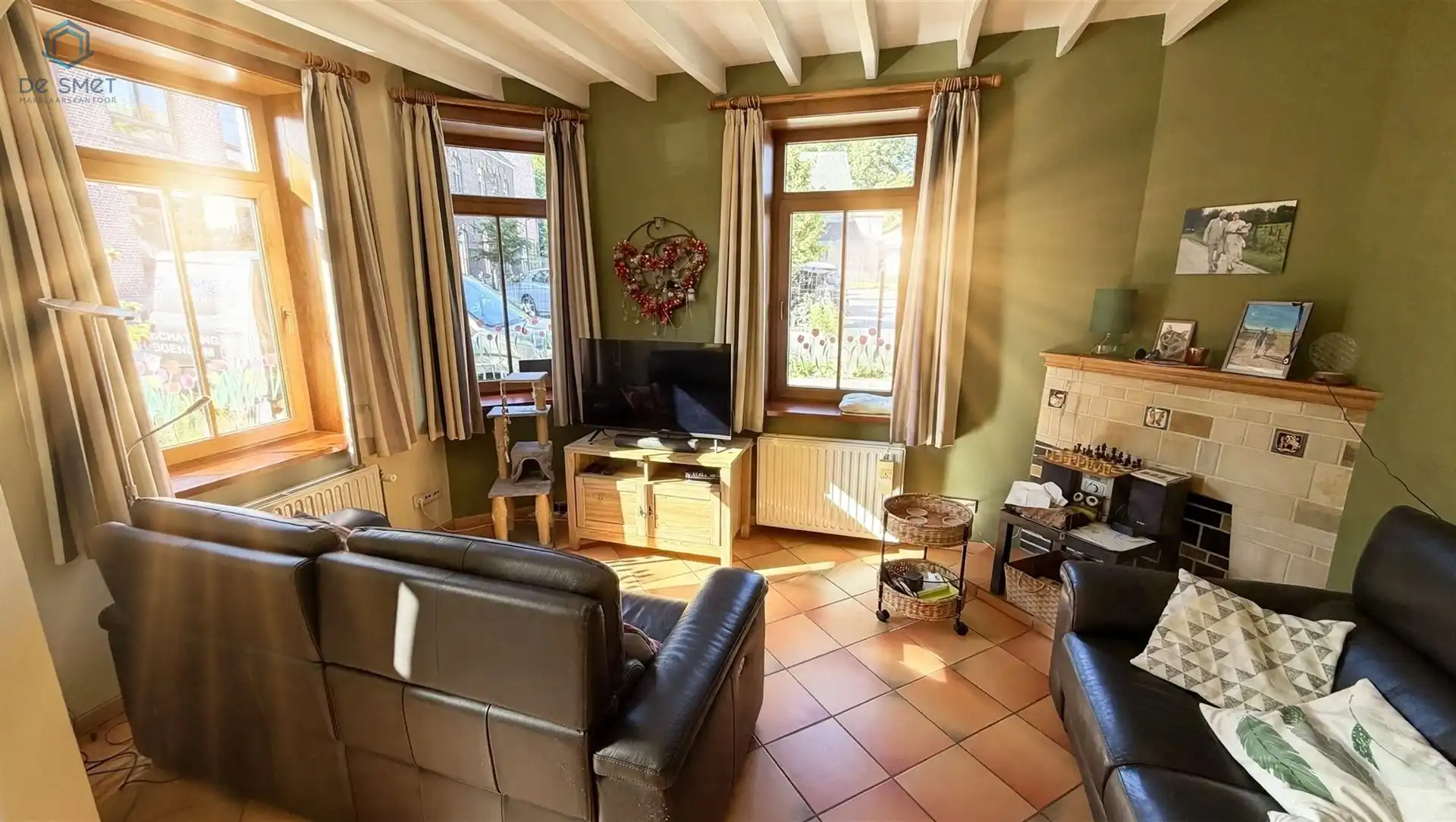 INSTAPKLARE WONING MET 4 SLAAPKAMERS, GARAGE EN VEELZIJDIG BIJGEBOUW foto 3