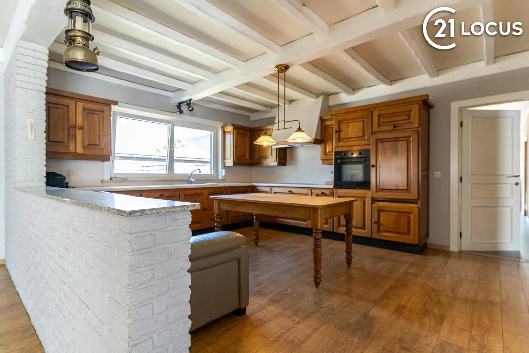 Verrassend ruime bungalow met 133 m² bergzolder foto 6