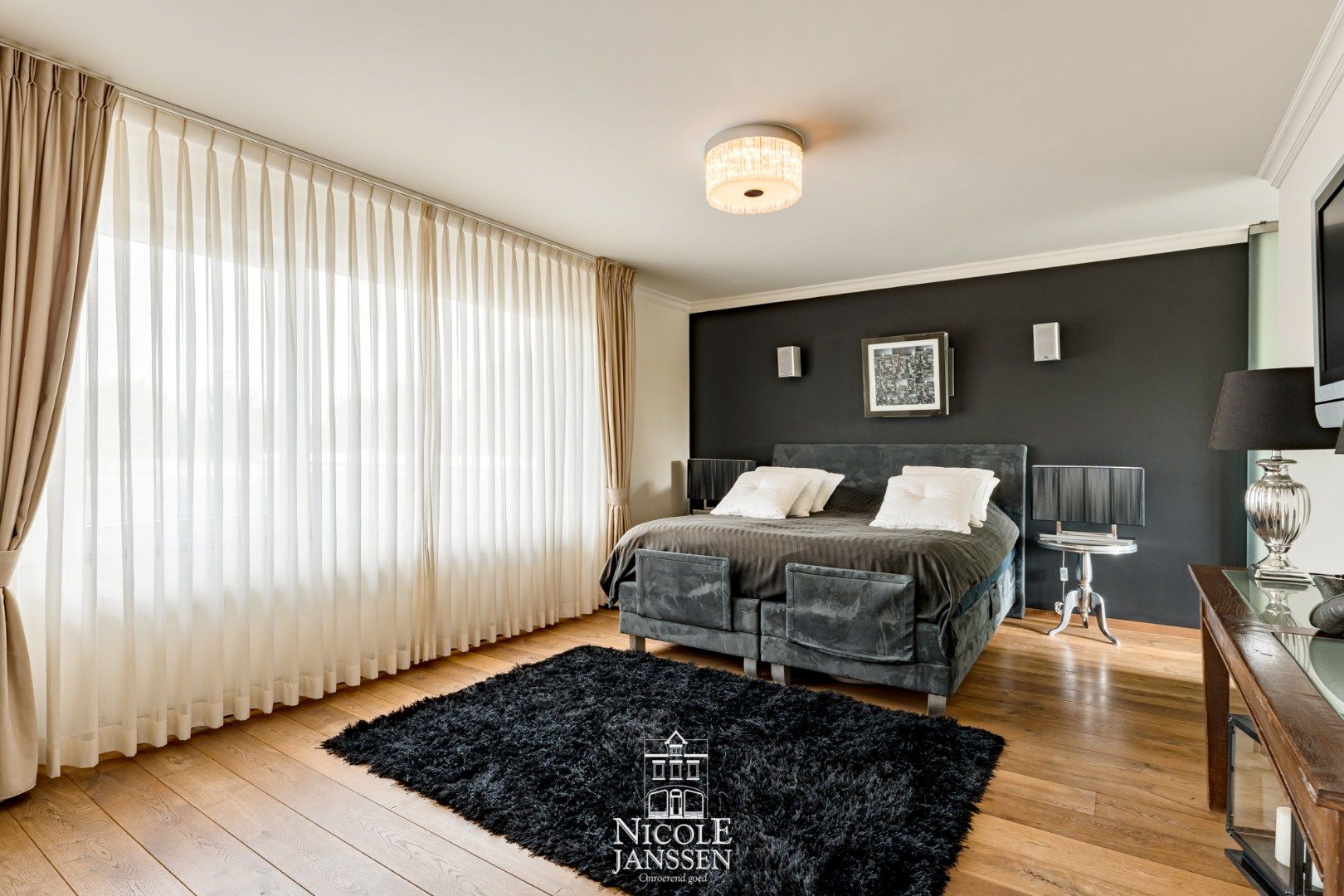Moderne riante woning met paardenstallen en uitgestrekte weiden foto 17