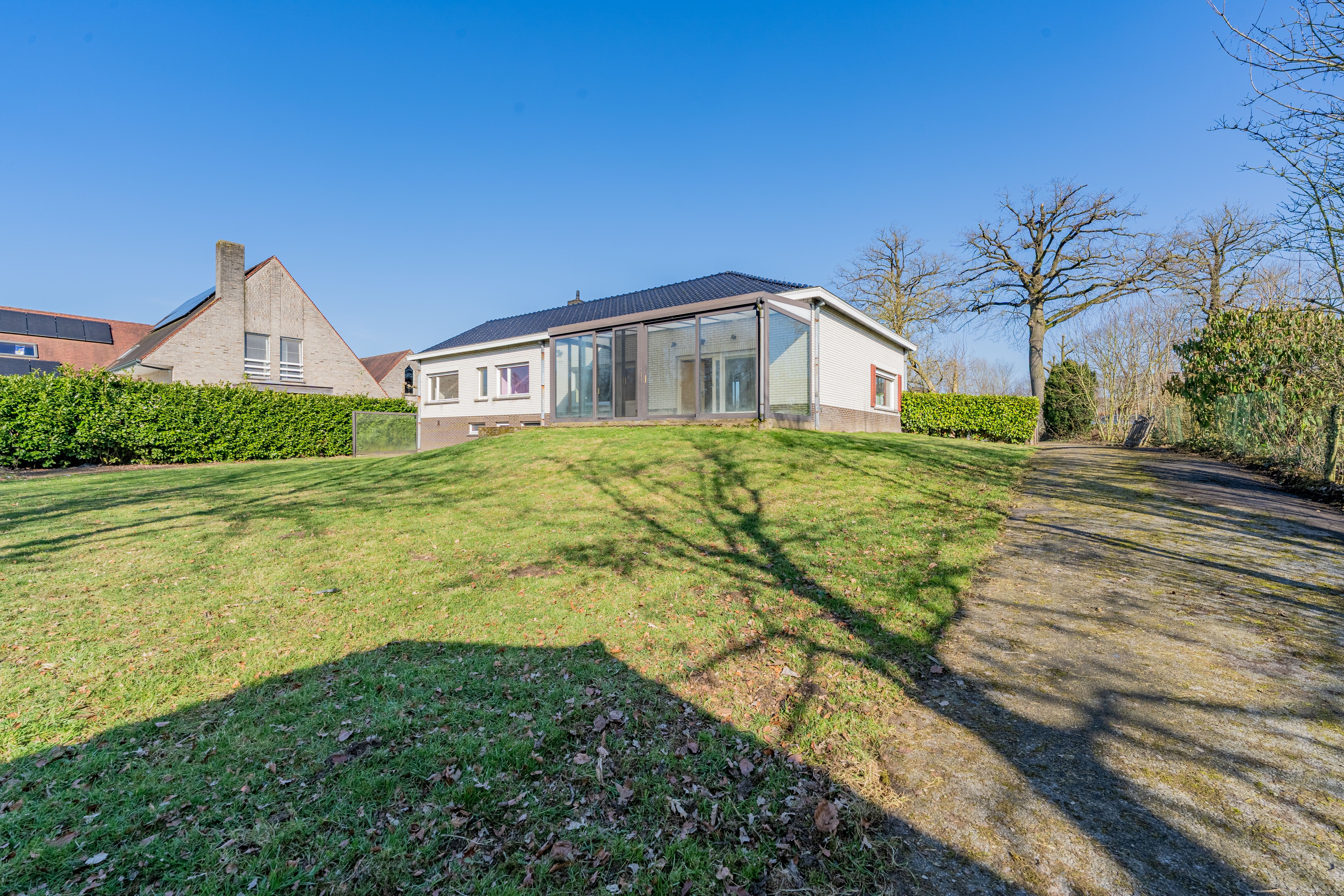 Ruime woning op een perceel van 2.200 m2 foto 13
