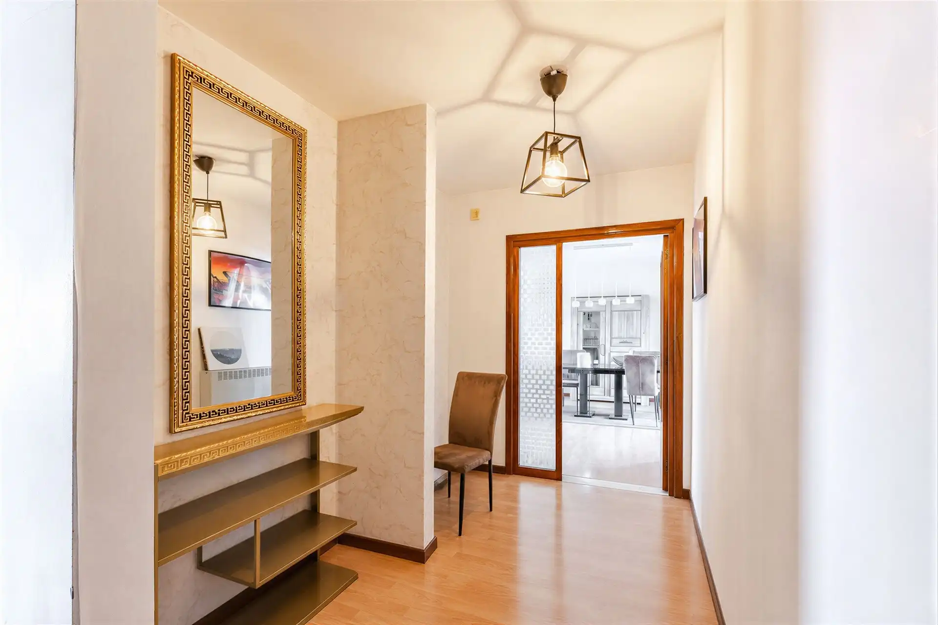 Ruim appartement met 2 slaapkamers in Sint-Niklaas foto 2