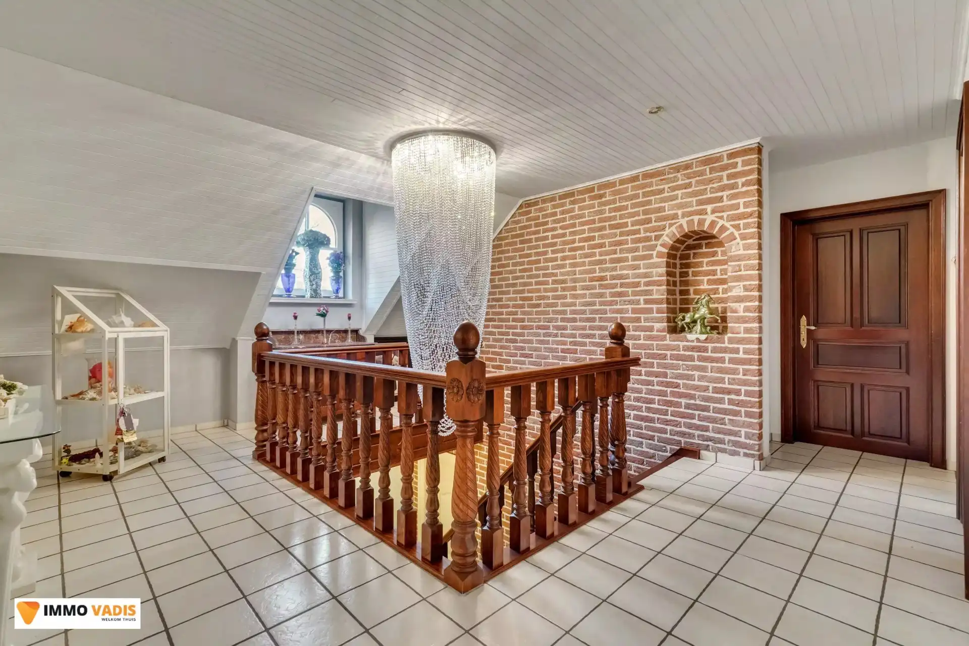 Gunstig gelegen, charmante en uitstekend onderhouden villa foto 12