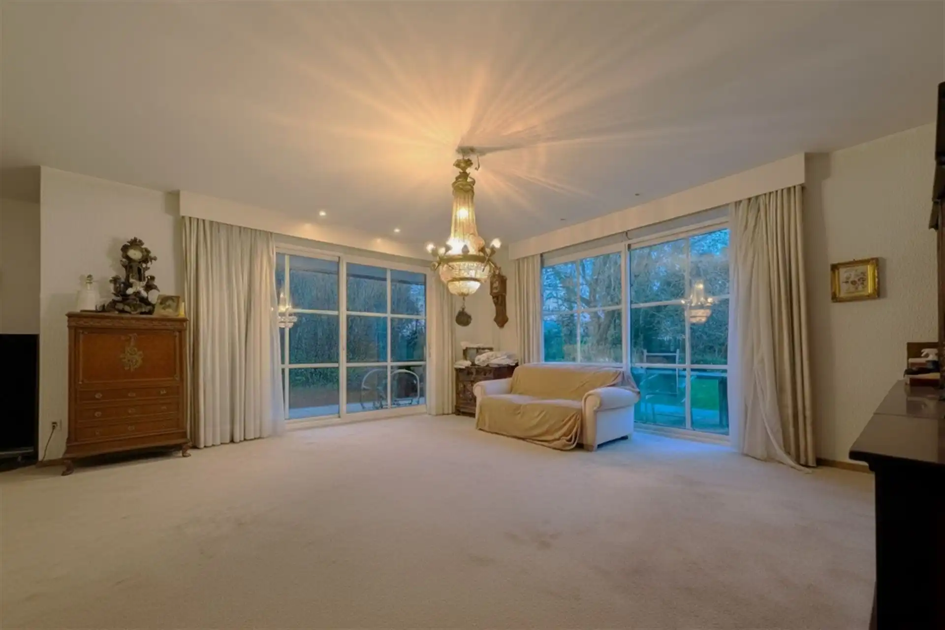 Verzorgde villa met 4 slpk. en veel privacy nabij de grens met Maastricht (NL) foto 17