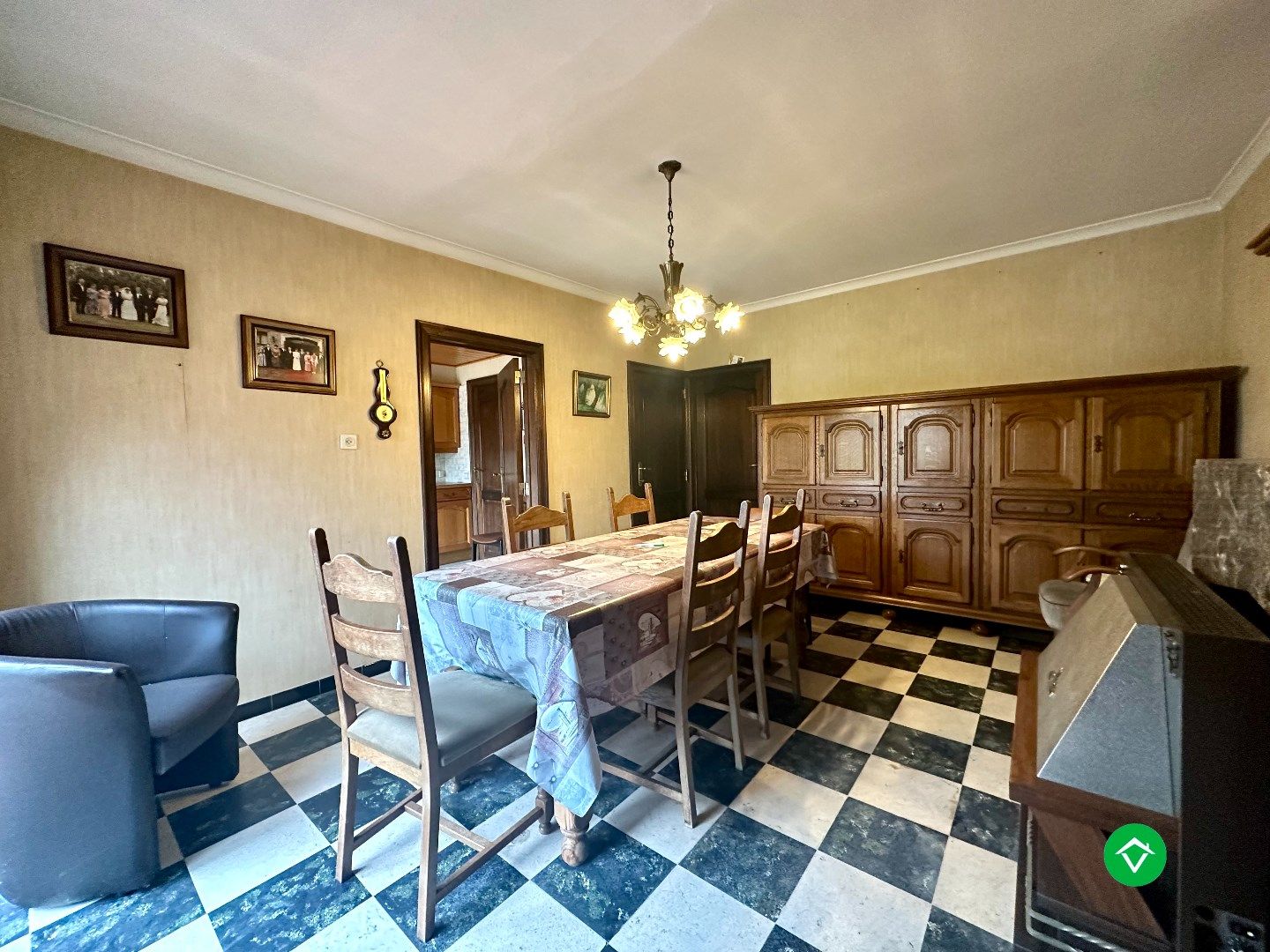Rijwoning in het centrum van Koekelare met mogelijkheden foto 6