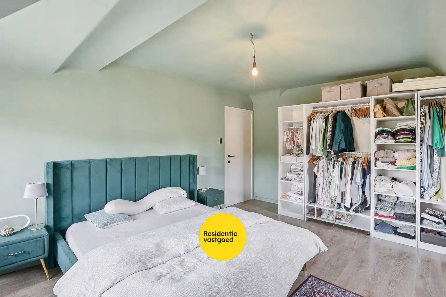 Alleenstaande woning met prachtige uitbouw in centrum Veldegem foto 19