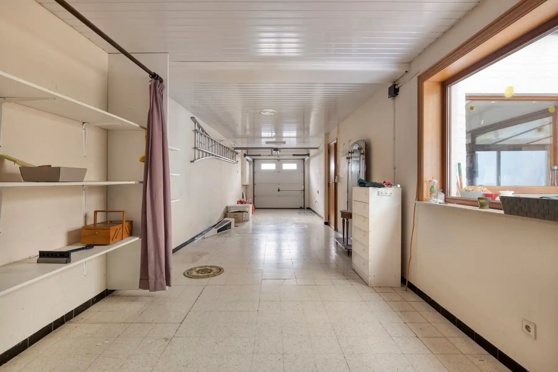 Leemans Immobiliën biedt u deze solide en ruime woning aan op een uitstekende en centrale ligging in Denderleeuw. foto 23