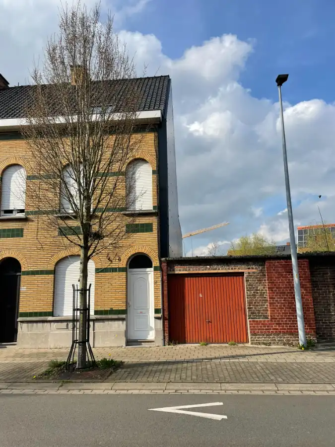 EENGEZINSWONING + GARAGE & TUIN foto 6