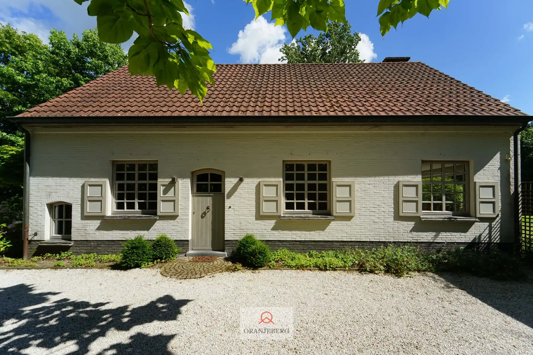 Ruime villa met grote tuin te midden van het groen! foto 4