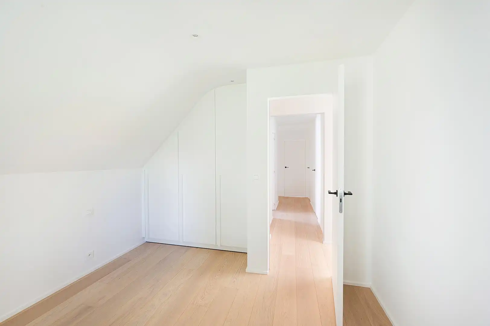 Prachtig gerenoveerde villa, rustig gelegen in een residentiële omgeving aan de rand van Knokke. foto 26