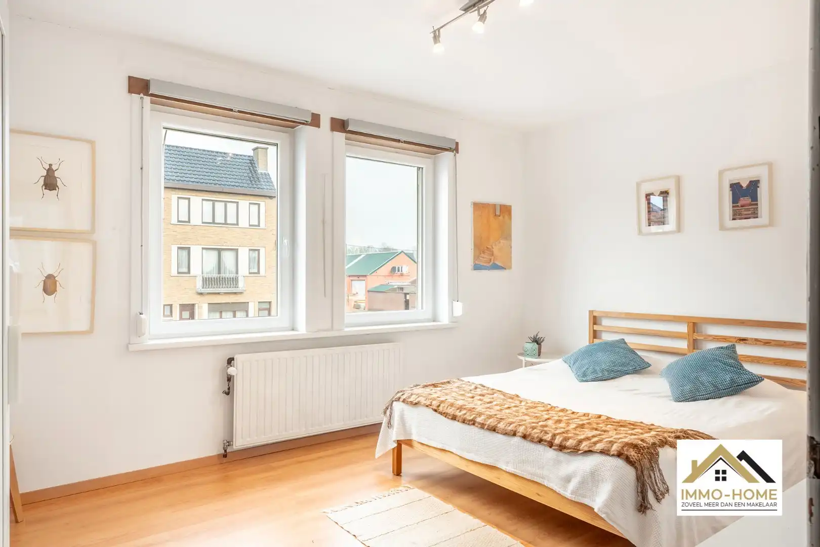 Lichtrijke halfopen bebouwing op toplocatie foto 17