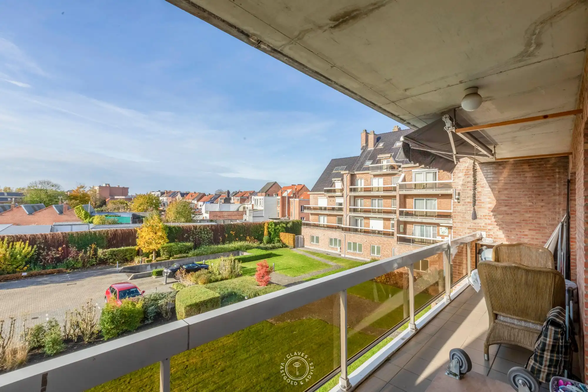 Centraal gelegen 3-slpk-appartement met terras en autostaanplaats foto 9