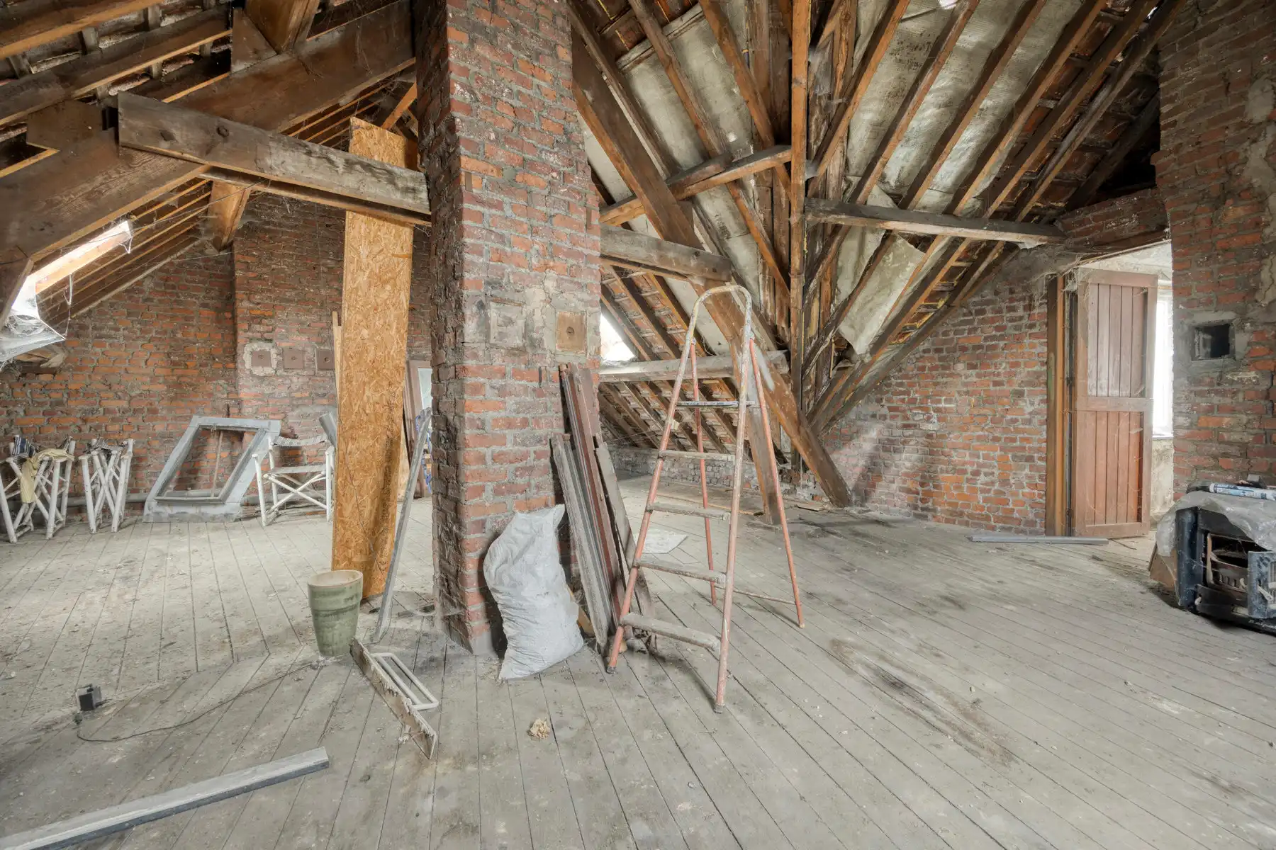 Handelspand met 2 vergunde appartementen  foto 24