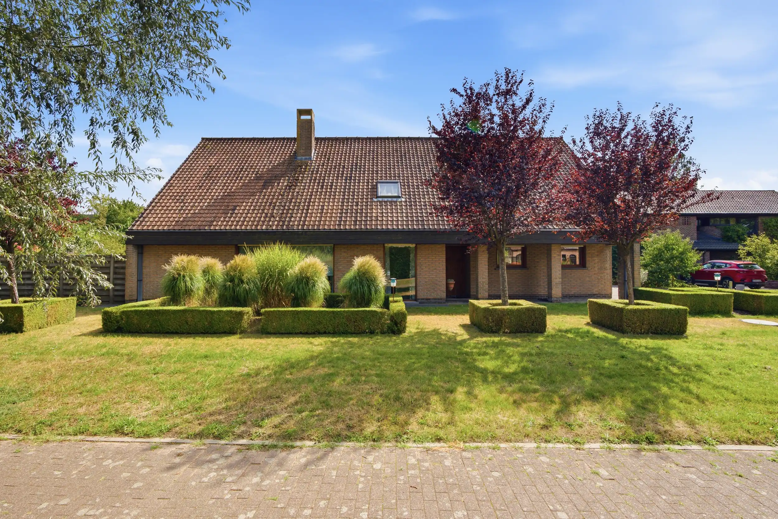 Charmante & uiterst ruime gezinswoning op een droomperceel foto {{pictureIndex}}