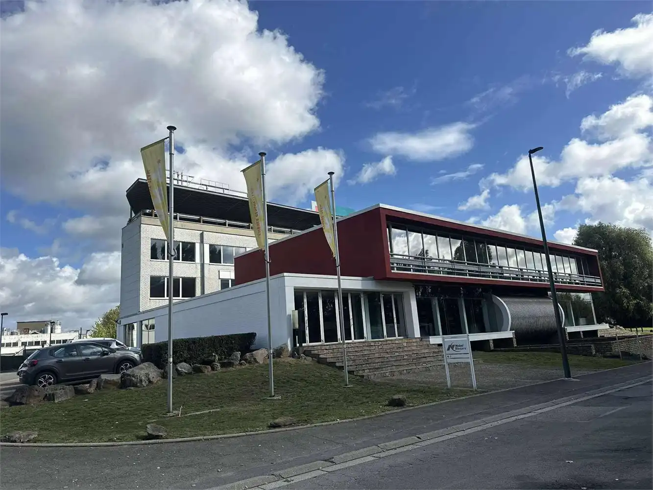 UNIEKE KANTOREN MET PARKING EN VERSCHILLENDE OPPERVLAKTES foto 4