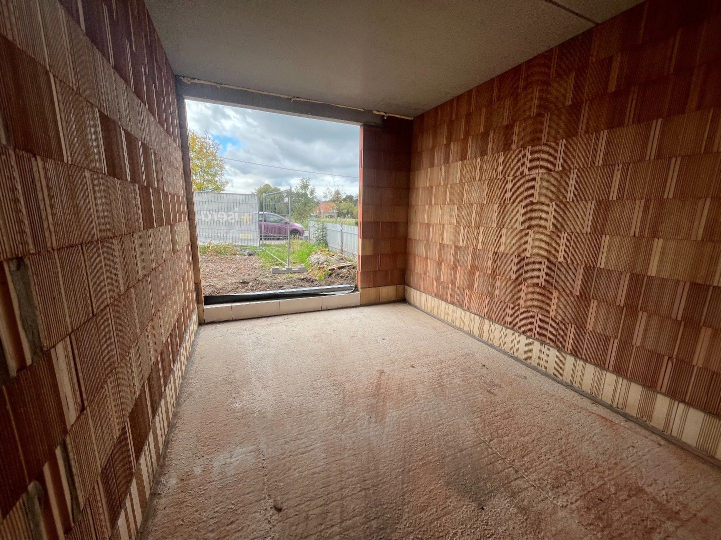 Gelijkvloers appartement met 2 slaapkamers en tuintje. foto 3