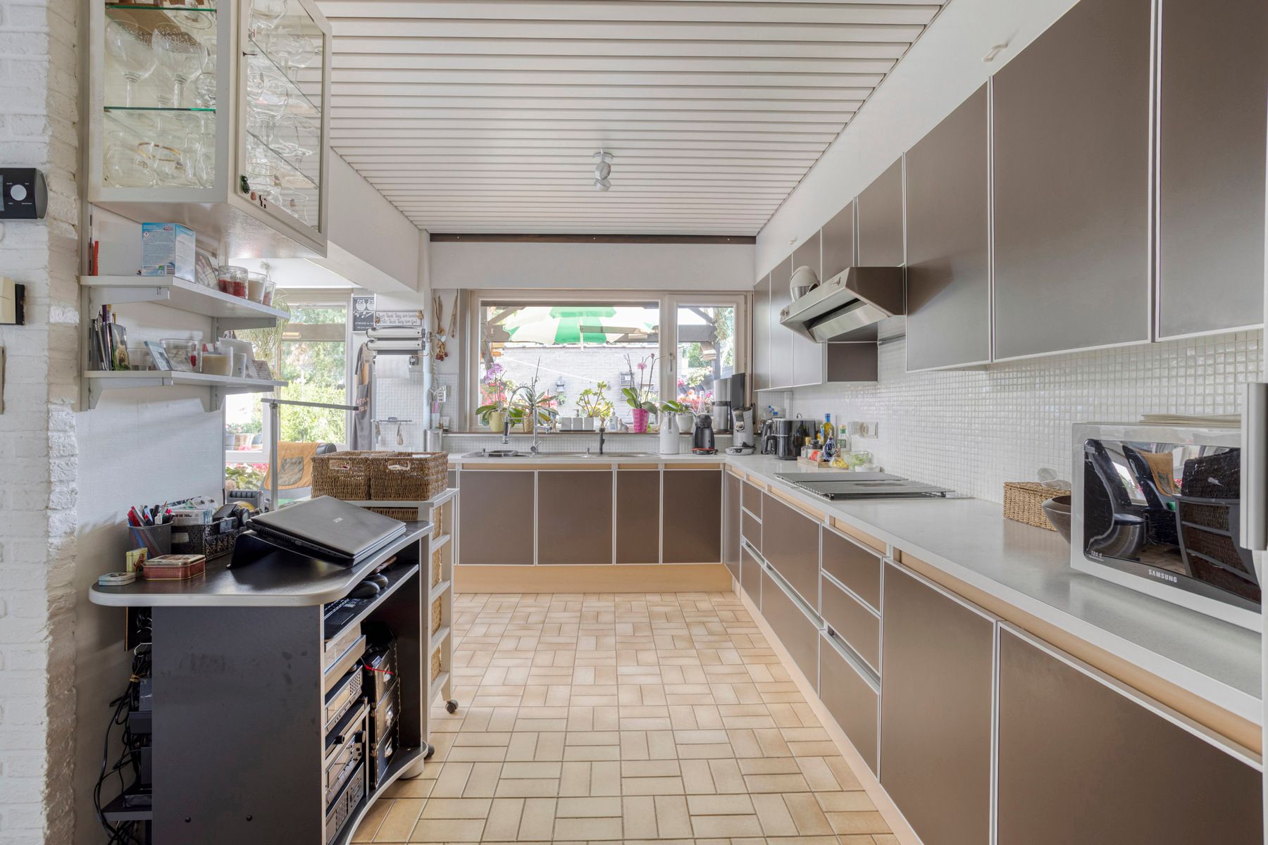 Instapklare halfopen woning op toplocatie in Sint-Niklaas foto 13