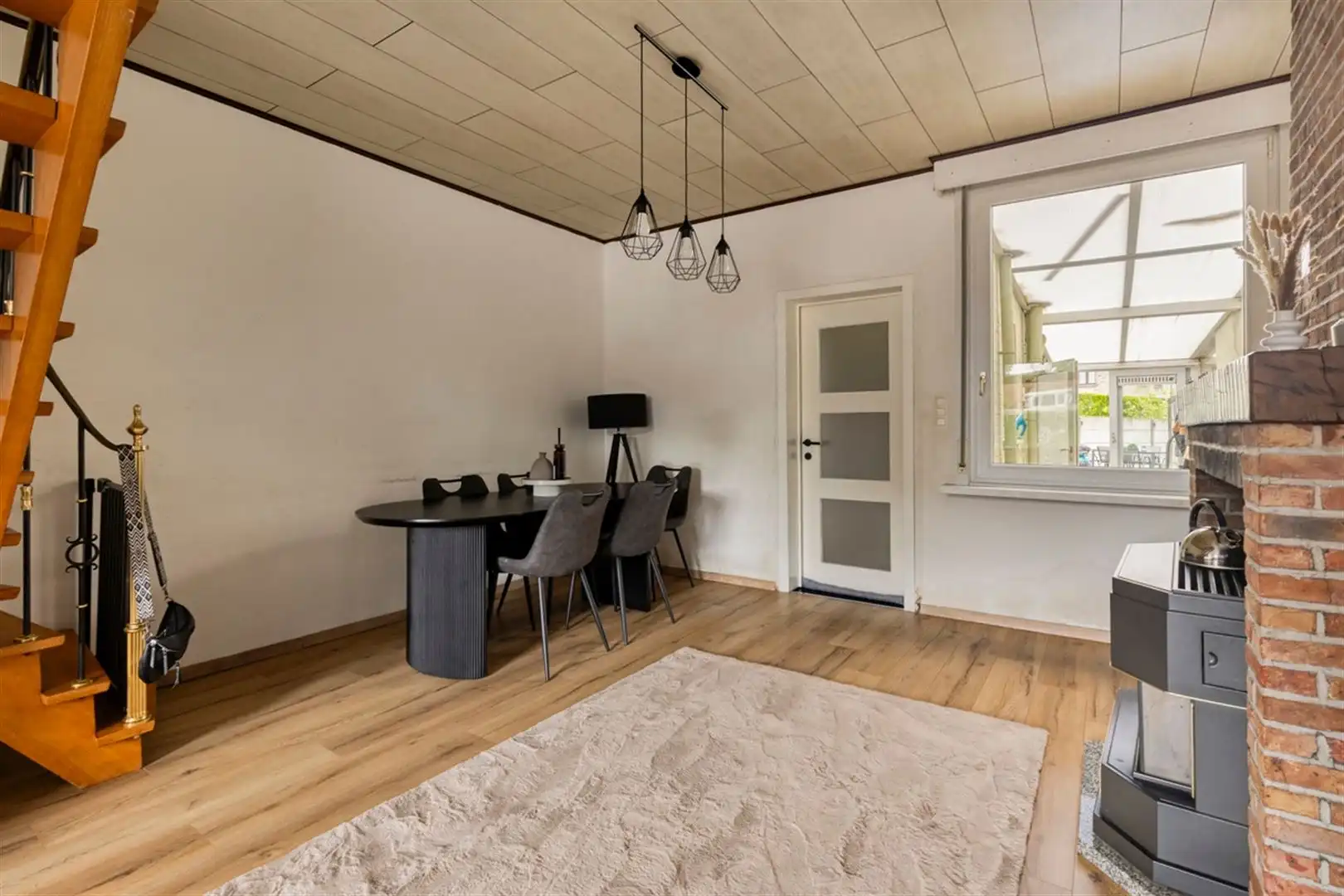 Instapklare rijwoning op 230 m² met 3 slaapkamers, 2 badkamers en grote garage. foto 5