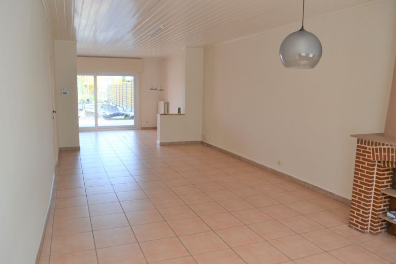 Woning met 2 slaapkamers en grote tuin met terras foto 3