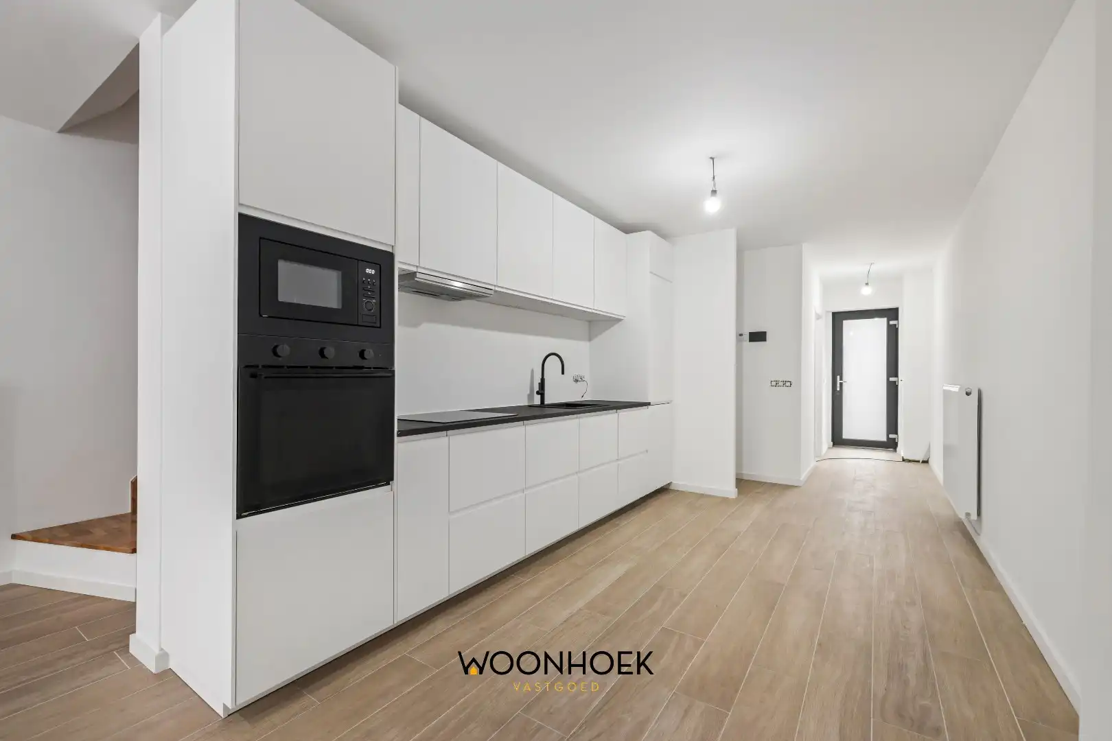 Gerenoveerde, 6-slpk woning, zonnige tuin en 2 bdkms te Sint-Niklaas! foto 4
