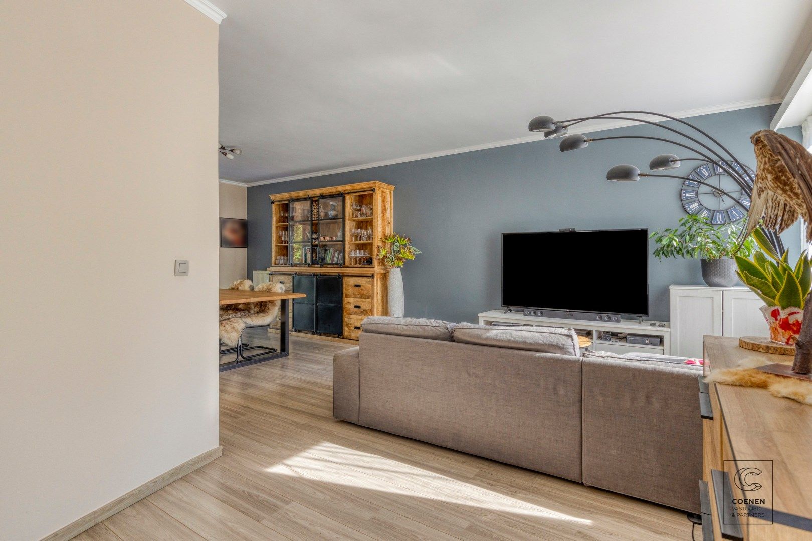 Instapklare bel-étage woning van 158 m² met drie slaapkamers op toplocatie te Linkeroever! foto 6