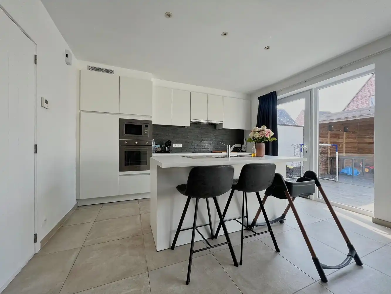 Lichtrijke, unieke gezinswoning (4 slpks) +zonnige tuin foto 6