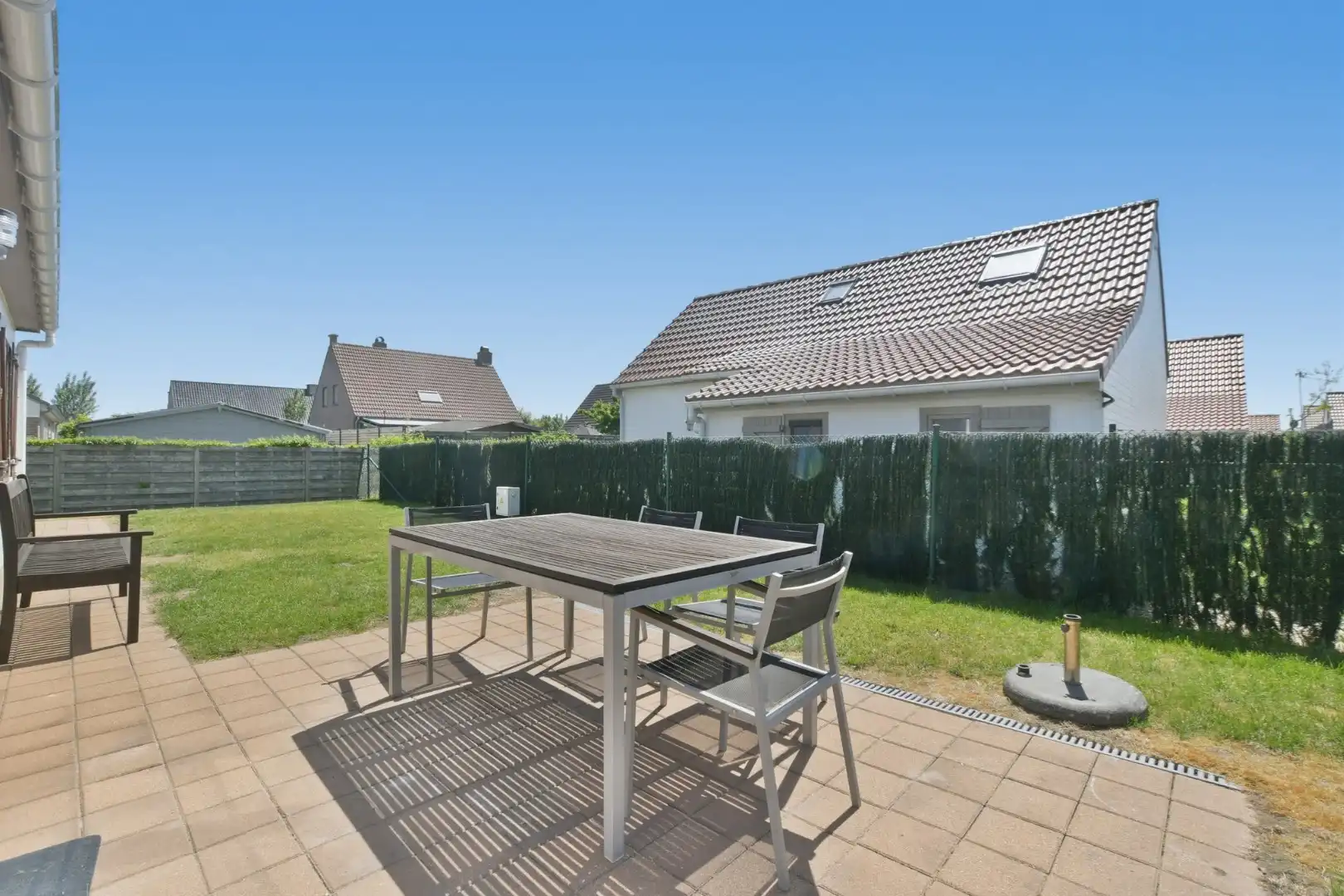 Instapklaar en gemeubeld vissershuisje met tuin en staanplaats in Harendijke! foto 15