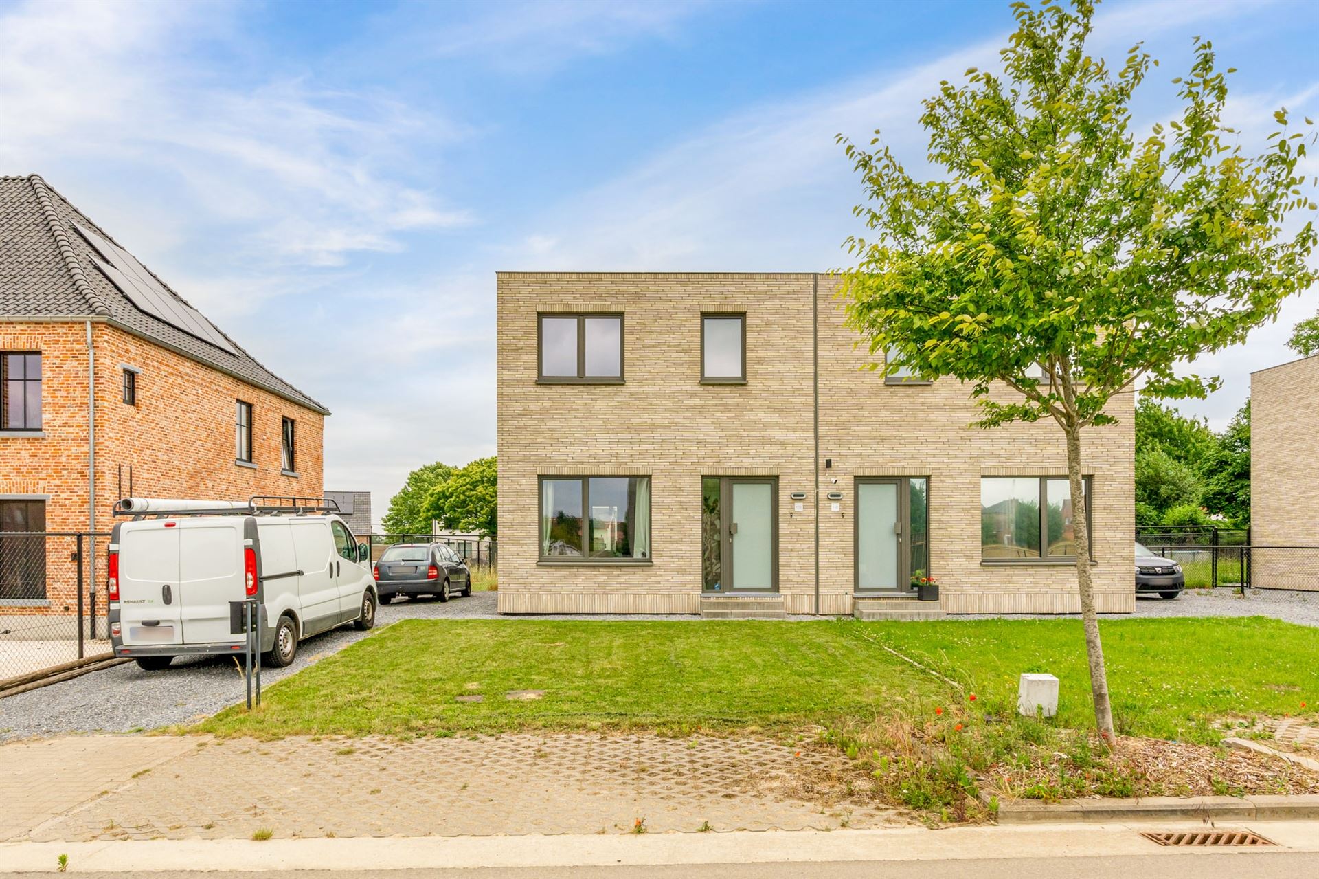 Investeringsproject! Halfopen bebouwing te Nieuwerkerken foto 3