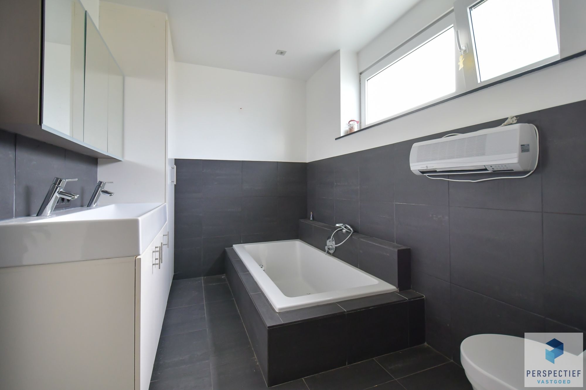 Karaktervolle villa met 5 slpk en atelier op 2291m² te Rollegem foto 19