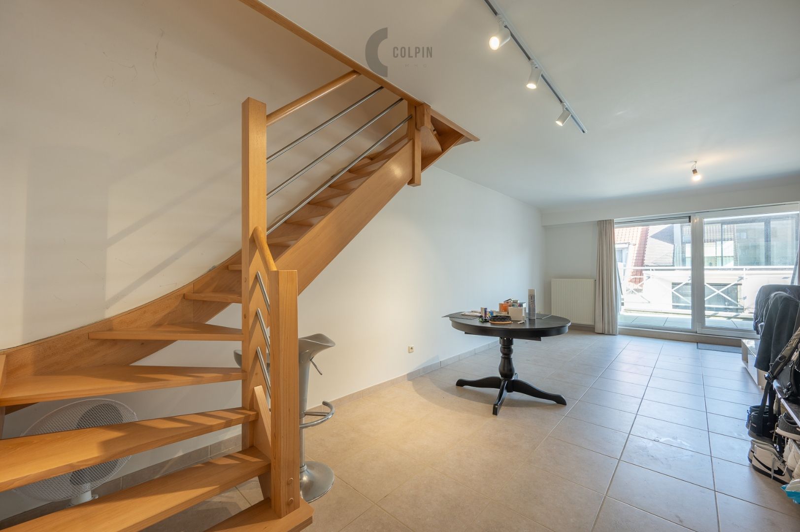 Instapklaar en lichtrijk penthouse vlakbij de zeedijk foto 3