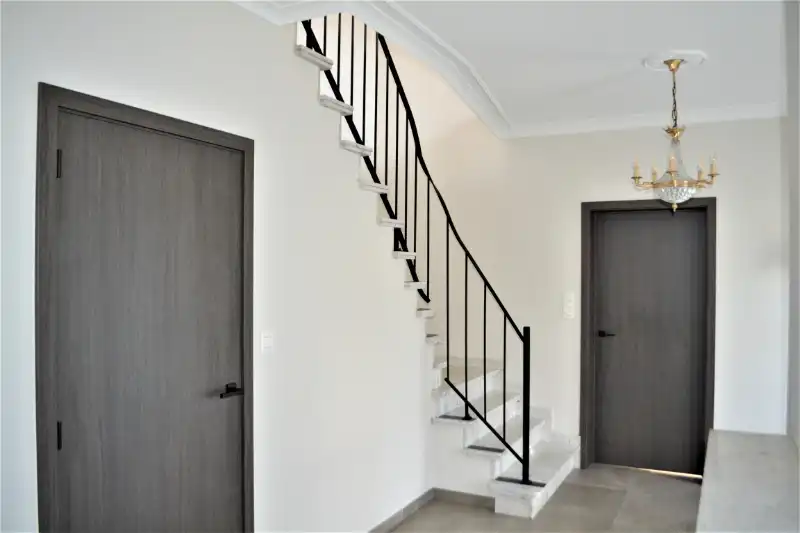 Vernieuwde woning met 4 slaapkamers foto 11