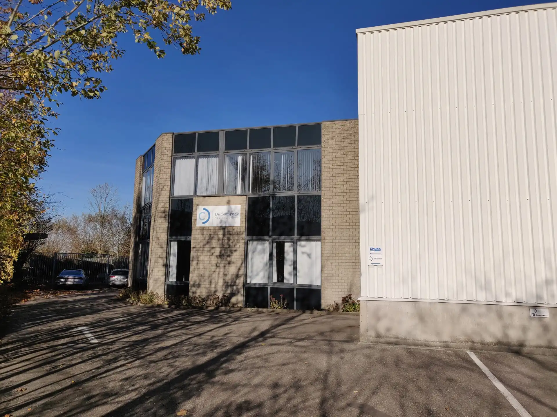 Bedrijfsunit te huur op centrale locatie in Aartselaar foto 3