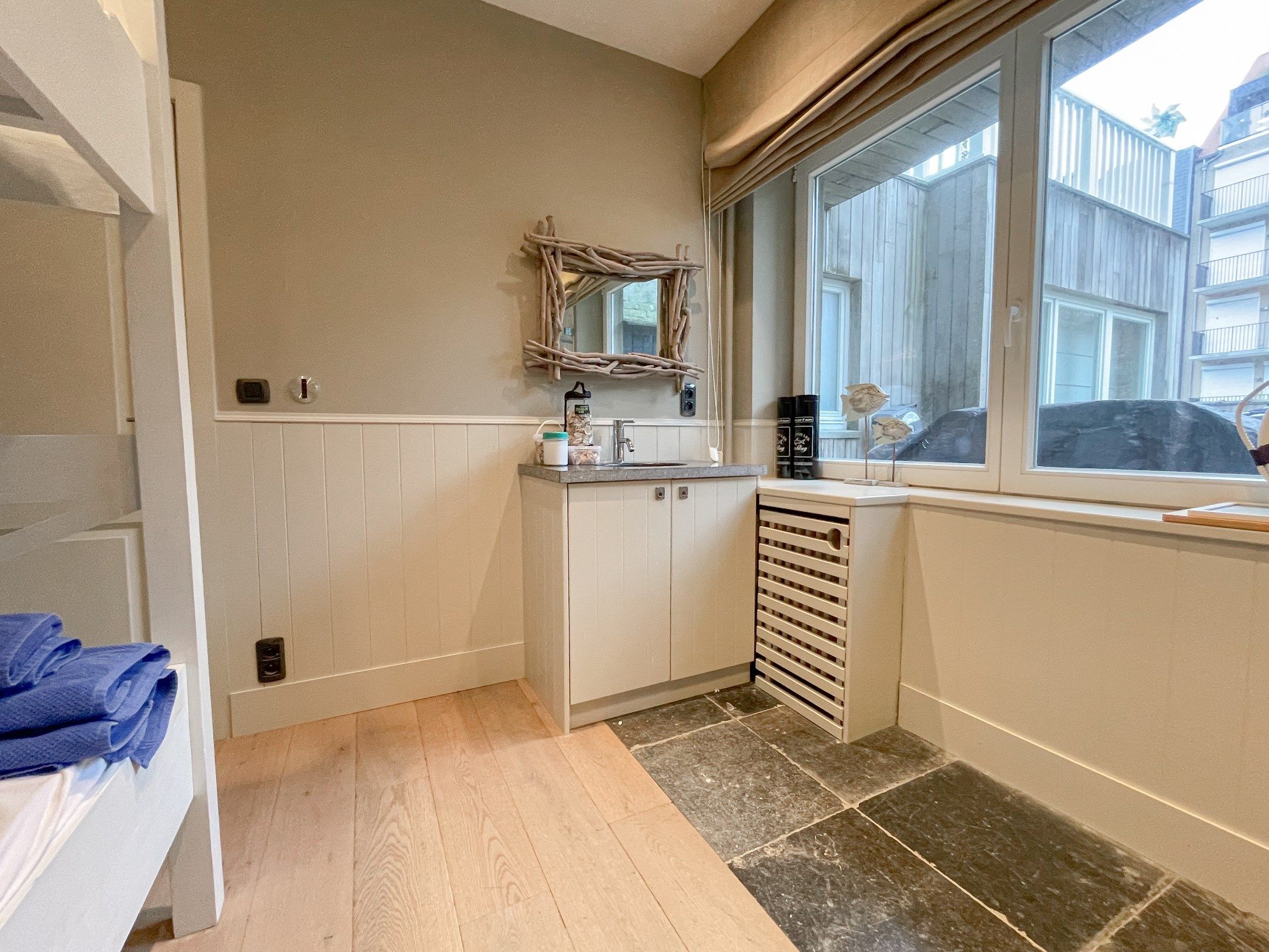 Aangenaam, perfect onderhouden appartement met een ruim terras. foto 28