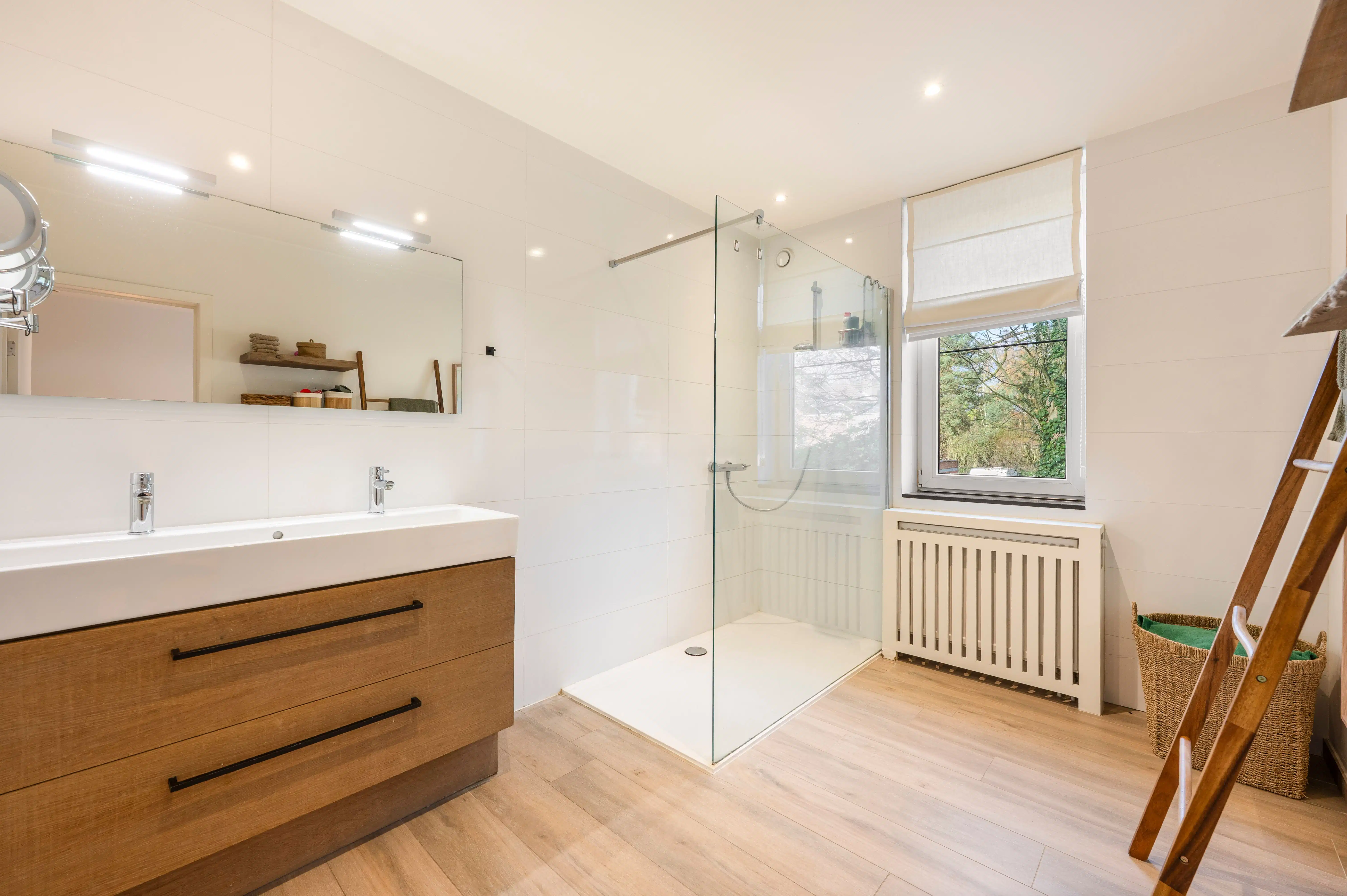 Moderne gezinswoning met gezellige stadstuin op de Lage Kaart te Brasschaat! foto 13