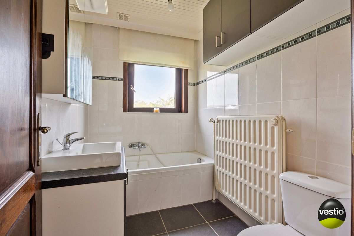 RUSTIG GELEGEN SPLIT LEVEL WONING OP 21A10CA TE KORTESSEM. foto 23