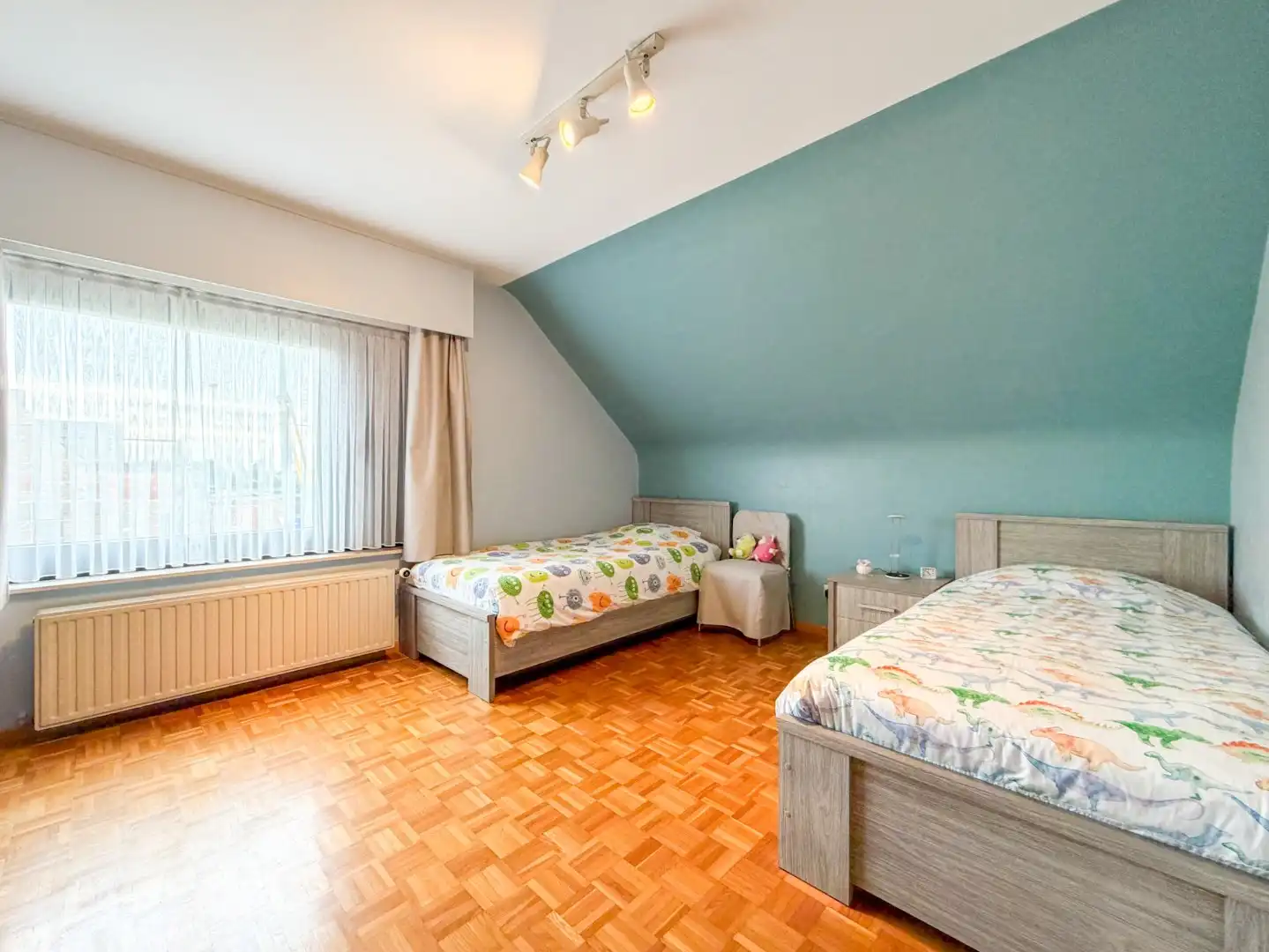 Villa op groot perceel met open zicht: 4 slaapkamers, 2 badkamers, grote tuin, topper te Torhout! foto 29