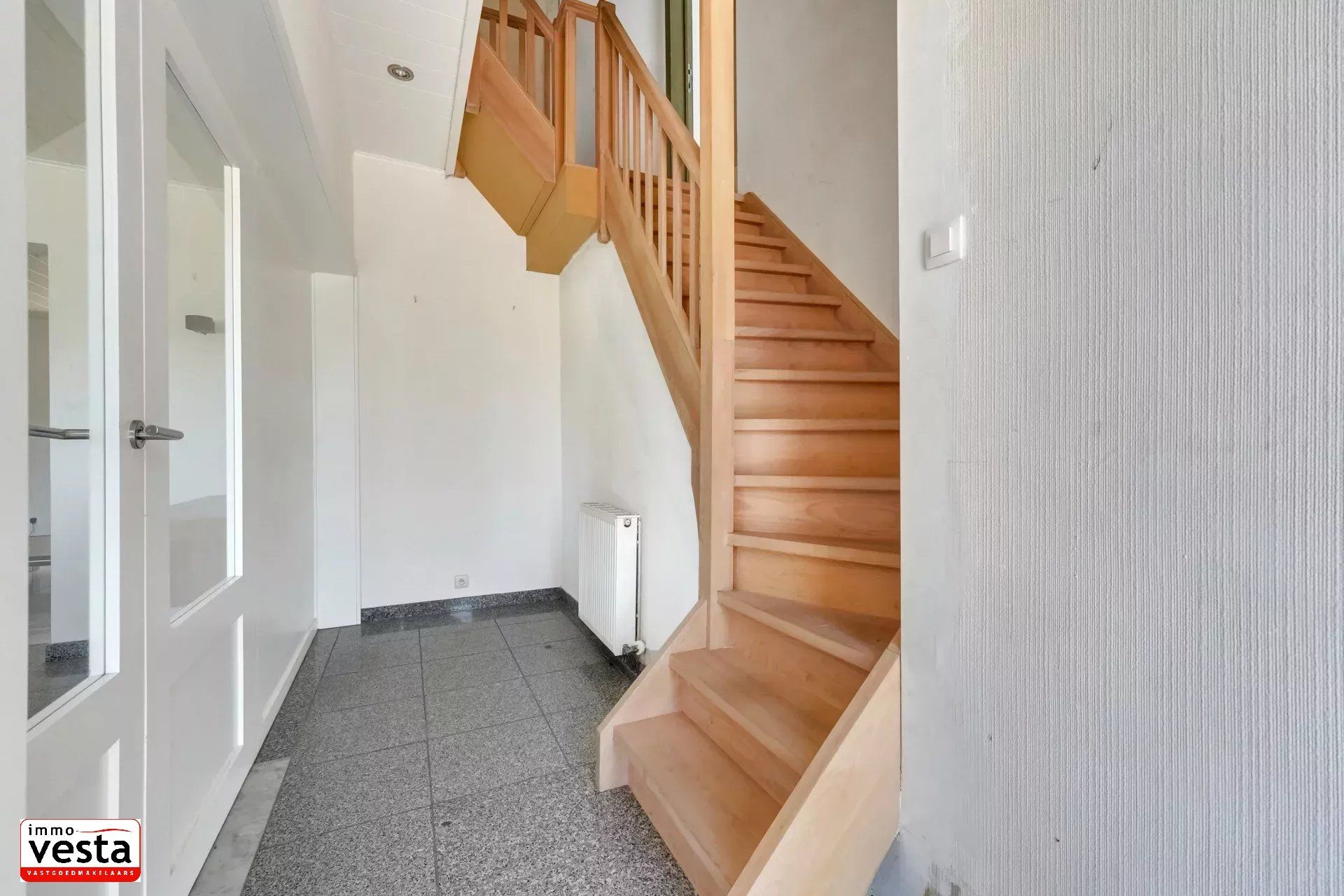 Ruime , landelijk gelegen woning met loods foto 14