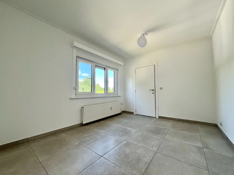 GERENOVEERD EENSLAAPKAMERAPPARTEMENT TE HUUR foto 6