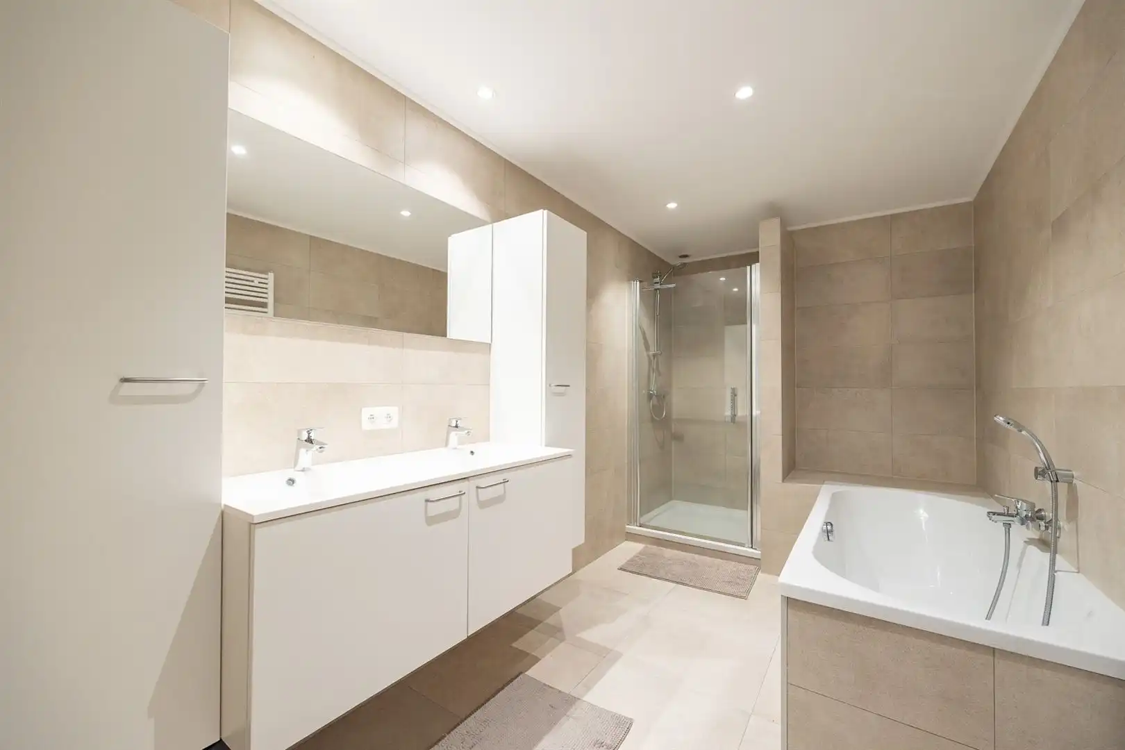 Ruime gezinswoning met tuin en garage met zicht op het park van Brasschaat foto 11