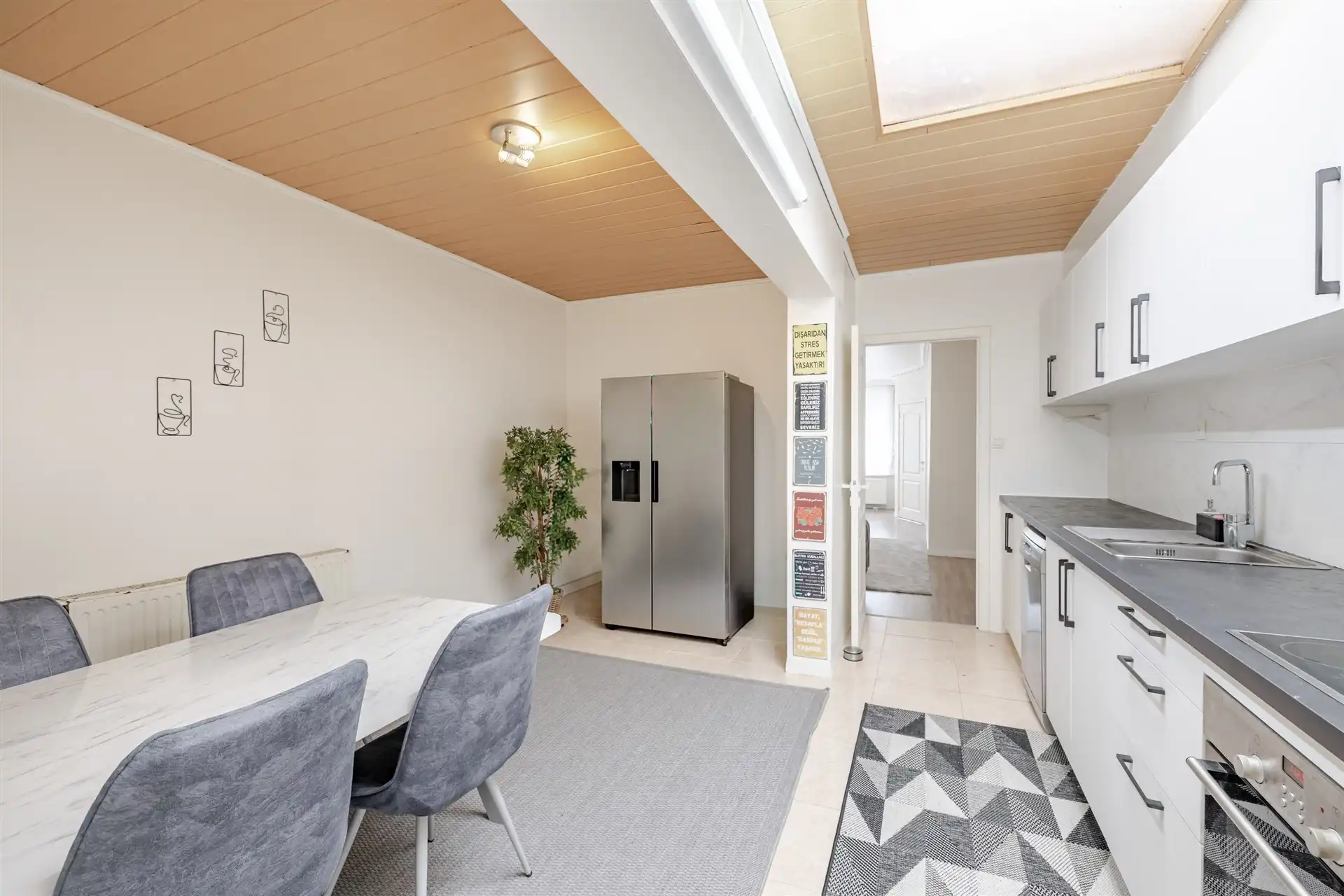 Ruime woning met 4 slks, tuin en garage foto 8