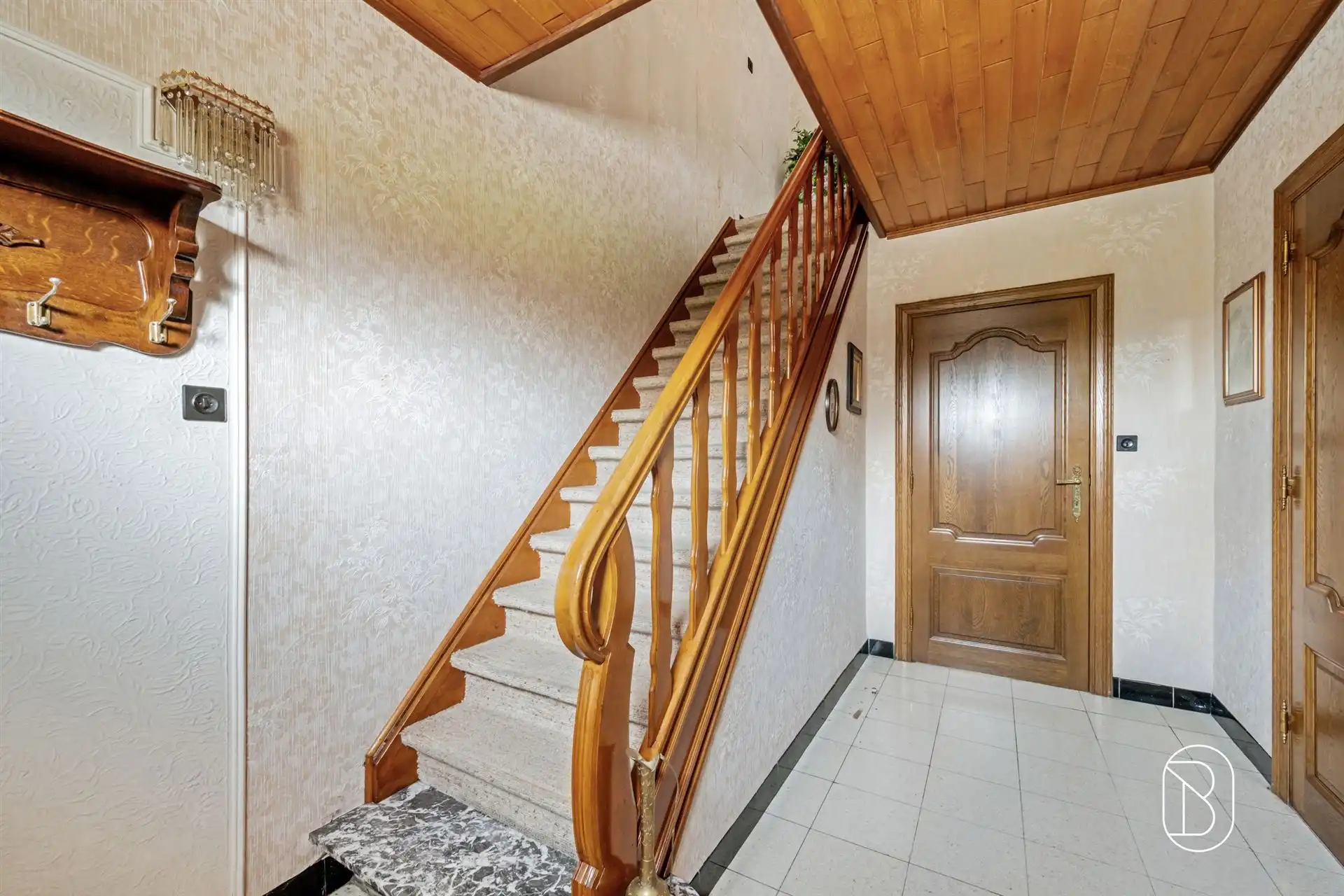 Zeer ruime woning met tal van mogelijkheden! foto 4
