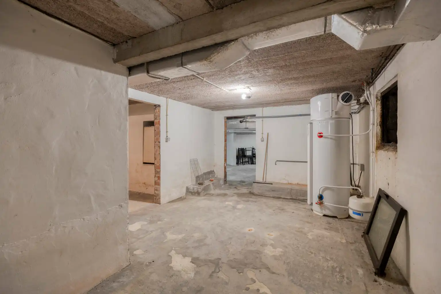 Ruime laagbouwwoning op 1806m² met omheinde tuin foto 25