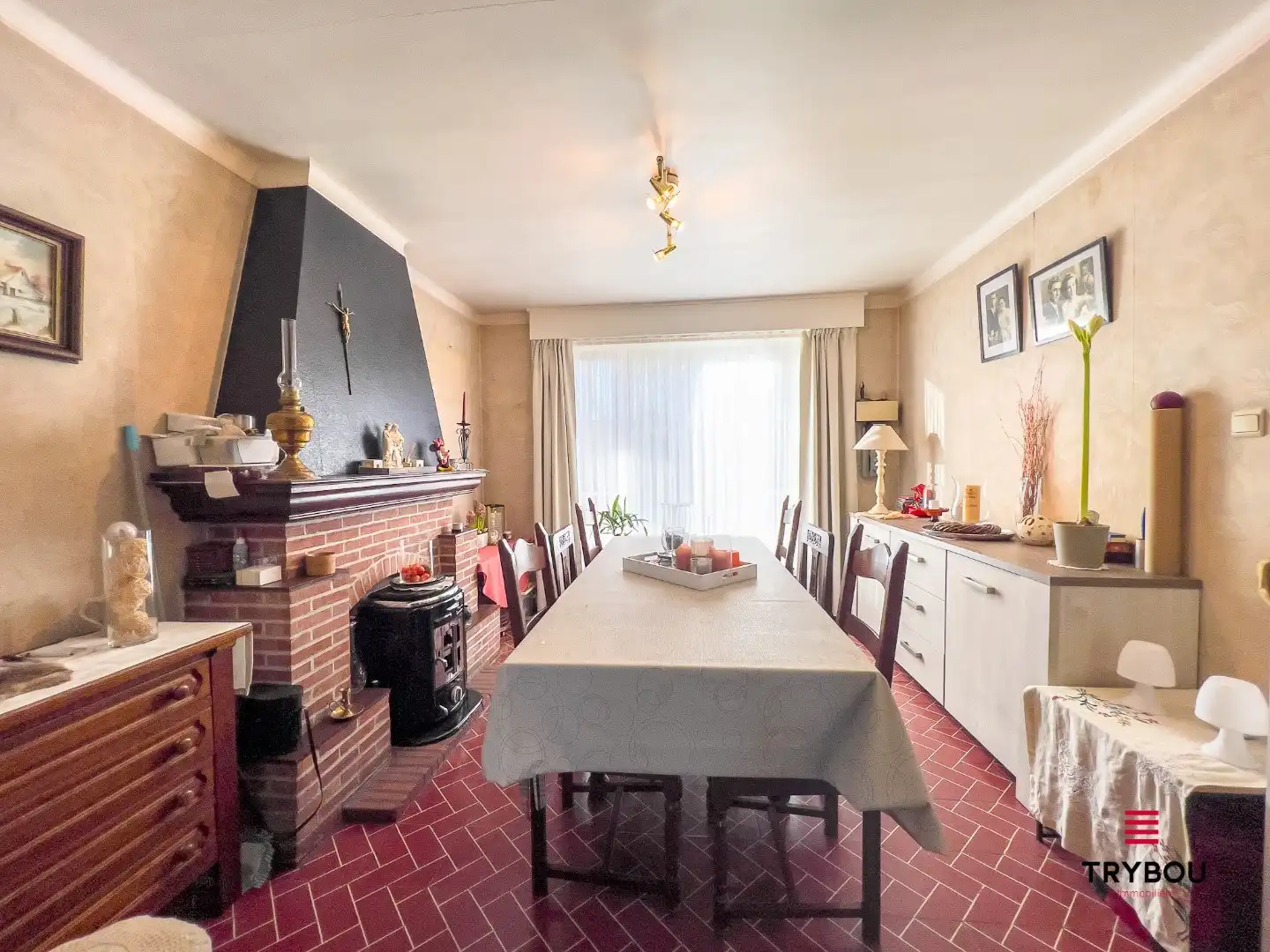 Ruime gezinswoning met 4 slaapkamers, garage en tuin foto 6