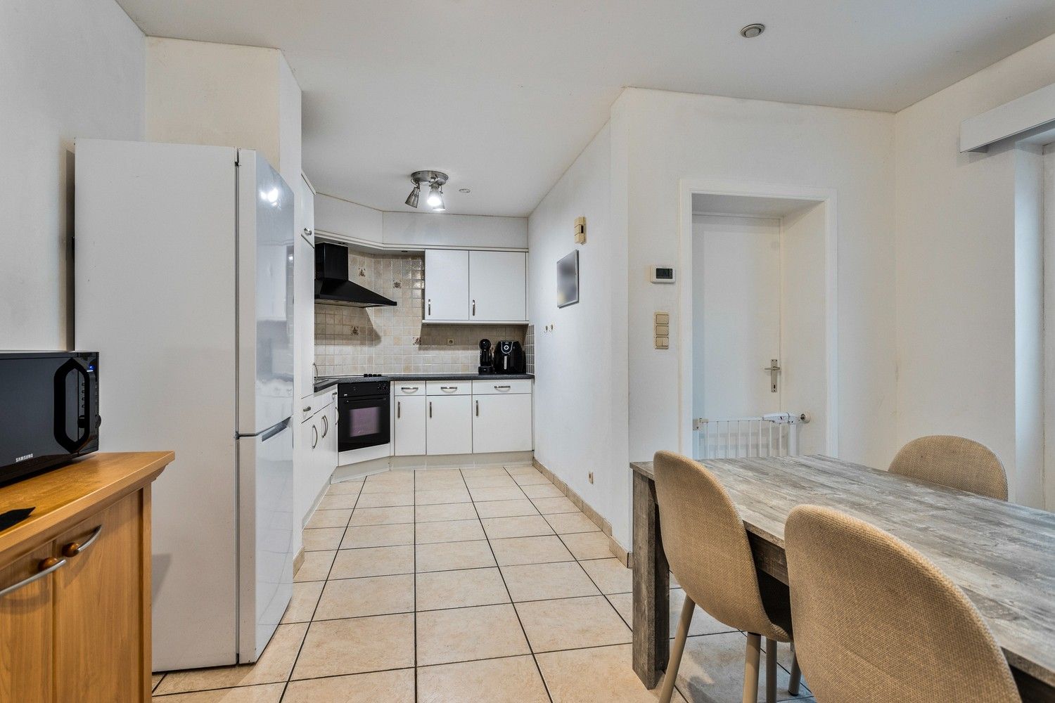 Op te frissen gezinswoning met 3 ruime slaapkamers én veel potentieel in het centrale Kesselt, Lanaken foto 8