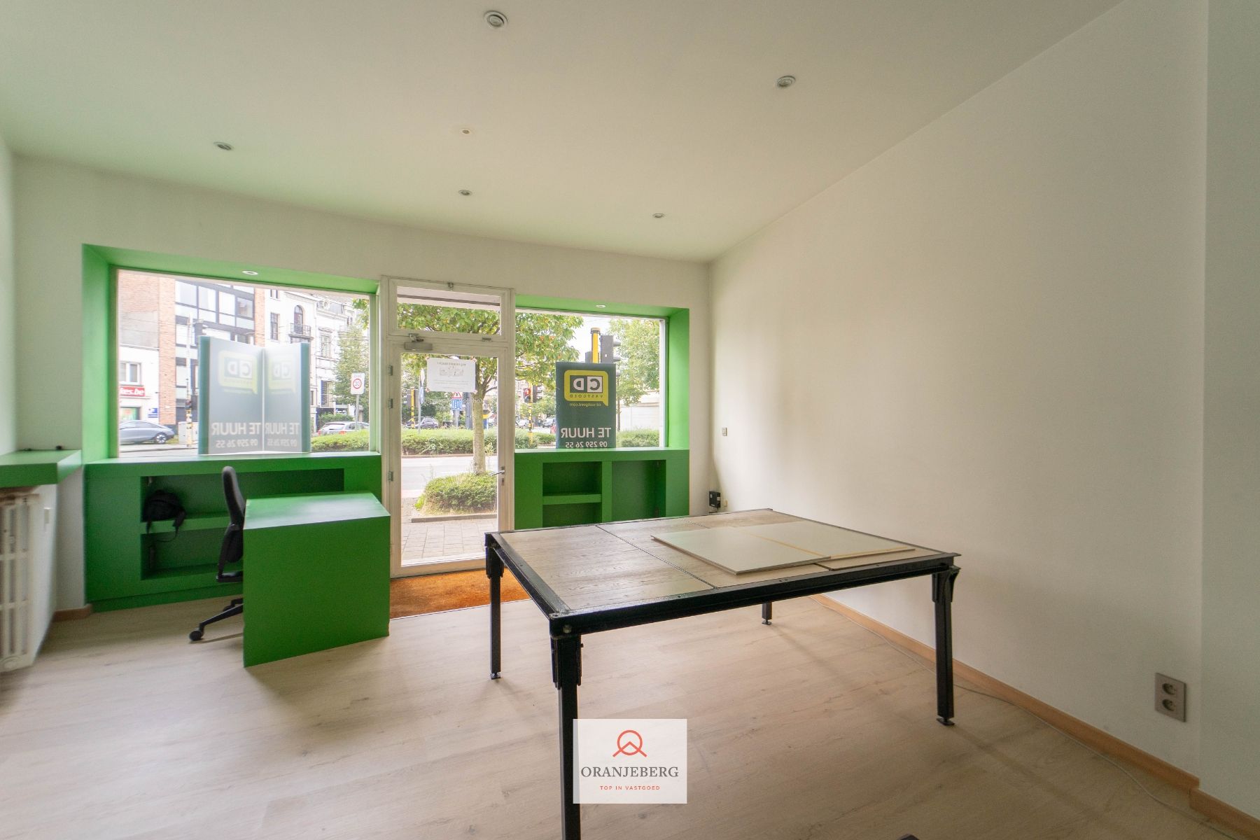 TE KOOP: Handelspand aan station Gent-Sint-Pieters en Citadelpark foto 2